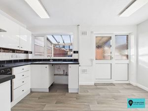 Kitchen/Diner- click for photo gallery